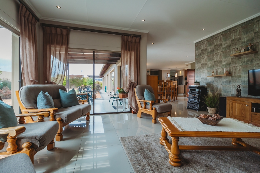 4 Bedroom Property for Sale in Earls Court Lifestyle Estate Western Cape